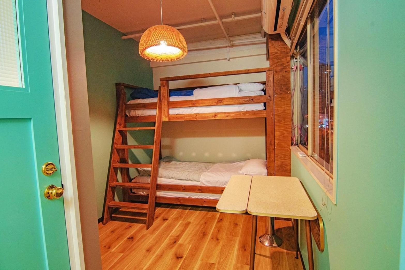 Hostel Chillax Οσάκα Εξωτερικό φωτογραφία